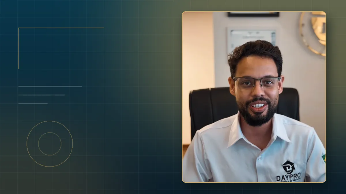 Quadro do vídeo Daypro: apresentador falando sobre o acompanhamento da corretora